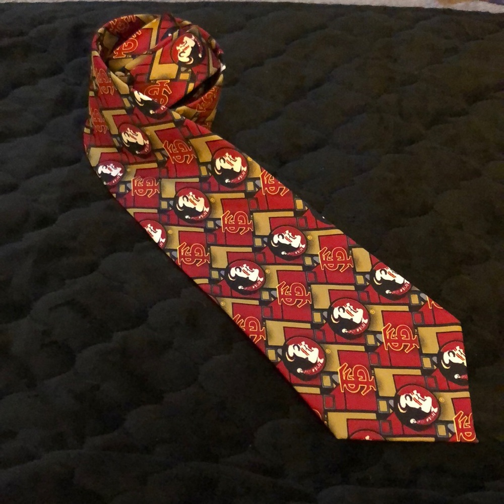 Larson Seminole’s neck tie Florida state university football theme 100% silk